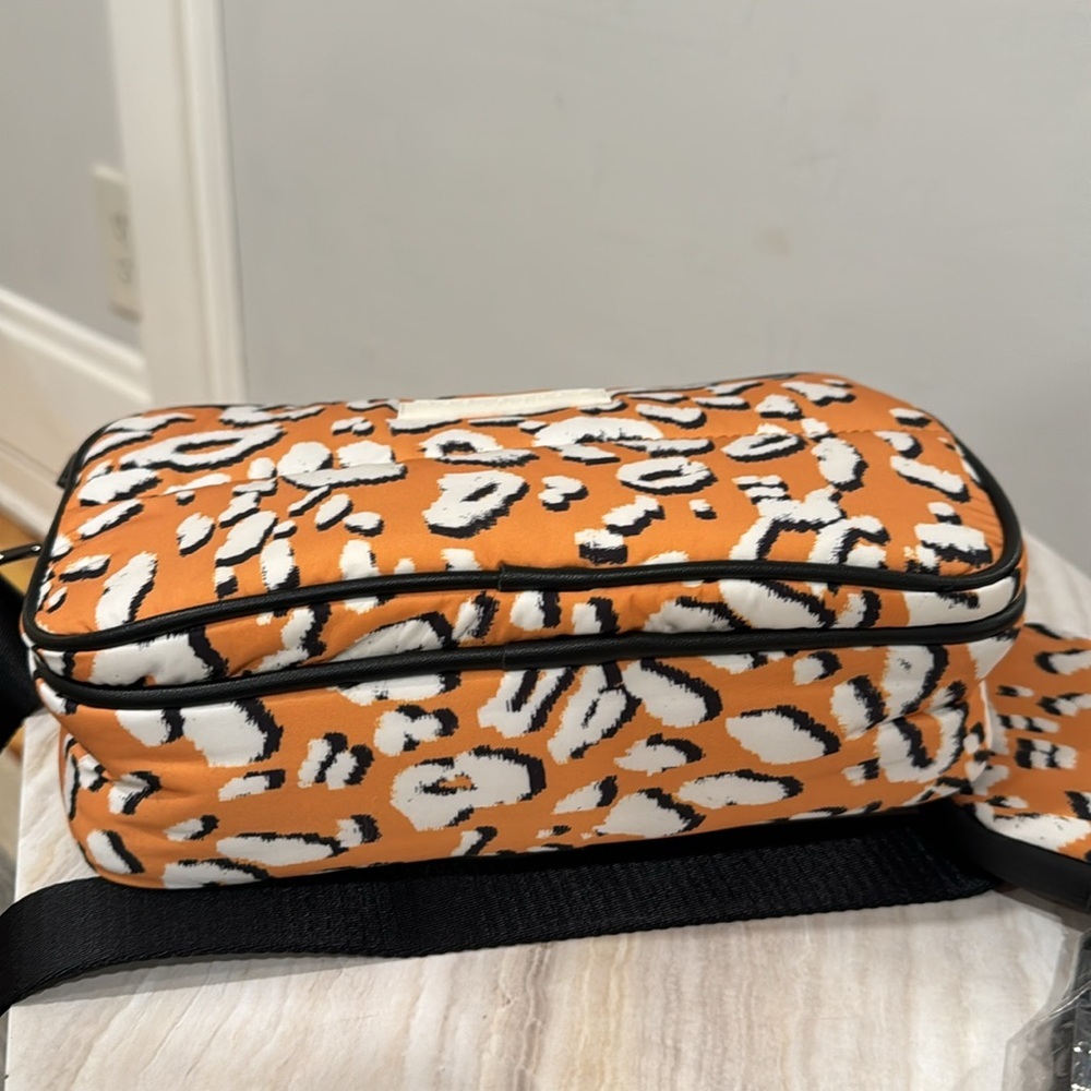Ted Baker Bag Leopard Detail Nylon Puffer Camera Bag  Cellphone Holder Crossbody - Picture 7 of 17